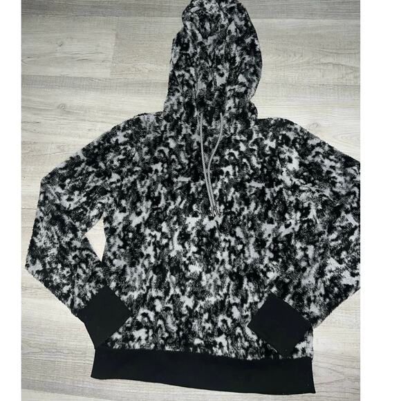 Athleta Hoodie Womens Small Black Fuzzy Furry Pullover Sweater Relaxed Sherpa - Picture 3 of 5